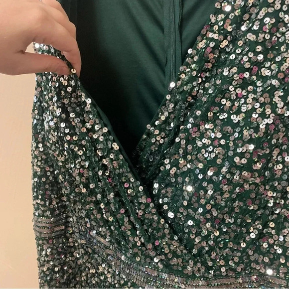 Mac Duggal Cap Sleeve Sequined High Slit Gown in Forest Green Size 16 NWT New - Picture 6 of 13